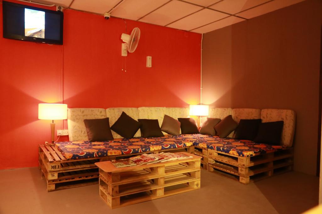 Gibbon Guesthouse Kuching Luaran gambar