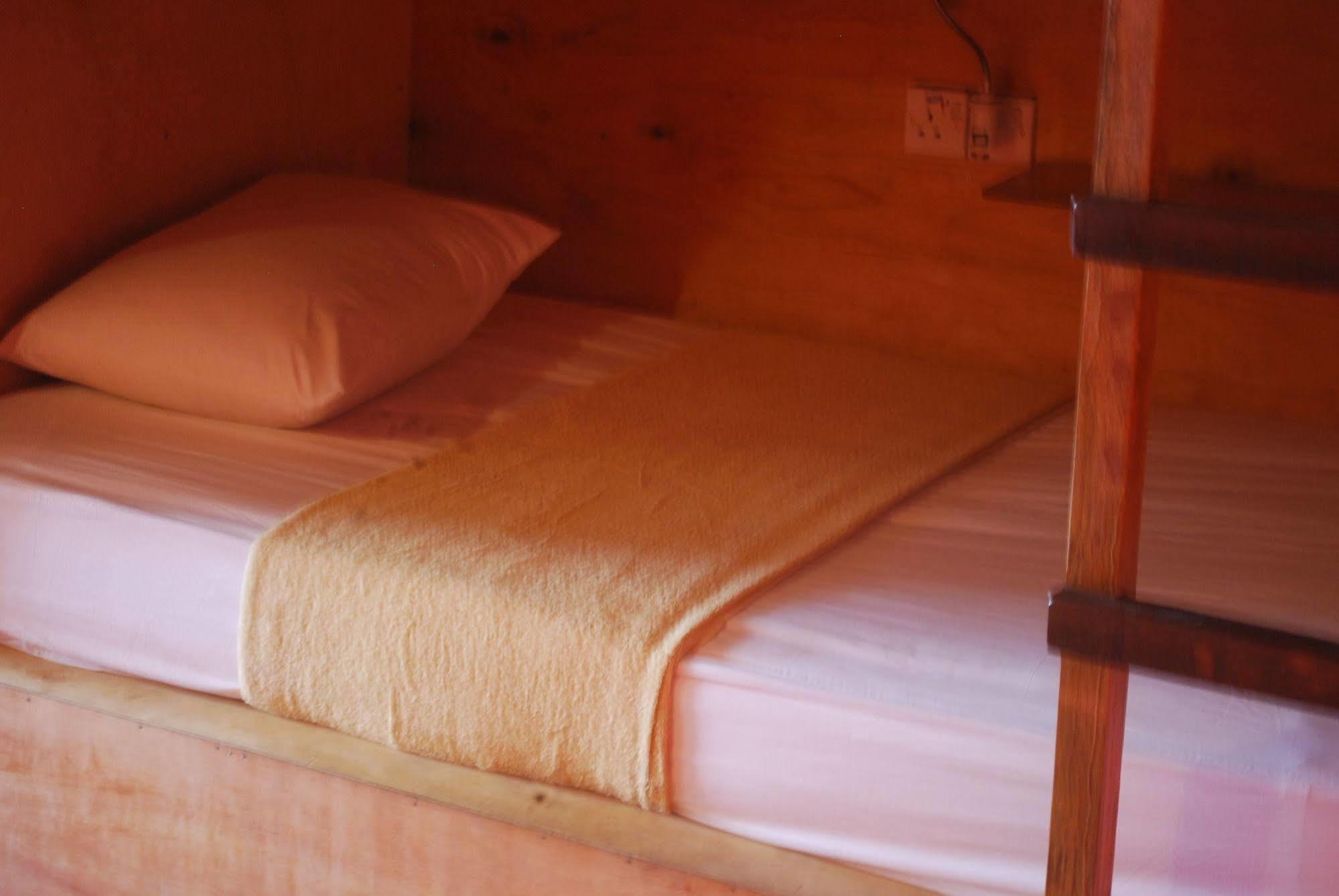 Gibbon Guesthouse Kuching Luaran gambar